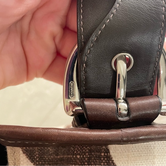 Coach Brown & Cream Signature Canvas Shoulder Bag - Picture 4 of 9